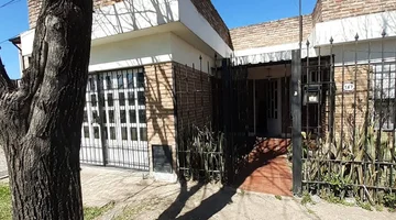 VENTA CASA 2 DORMITORIOS - GRANADERO BAIGORRIA