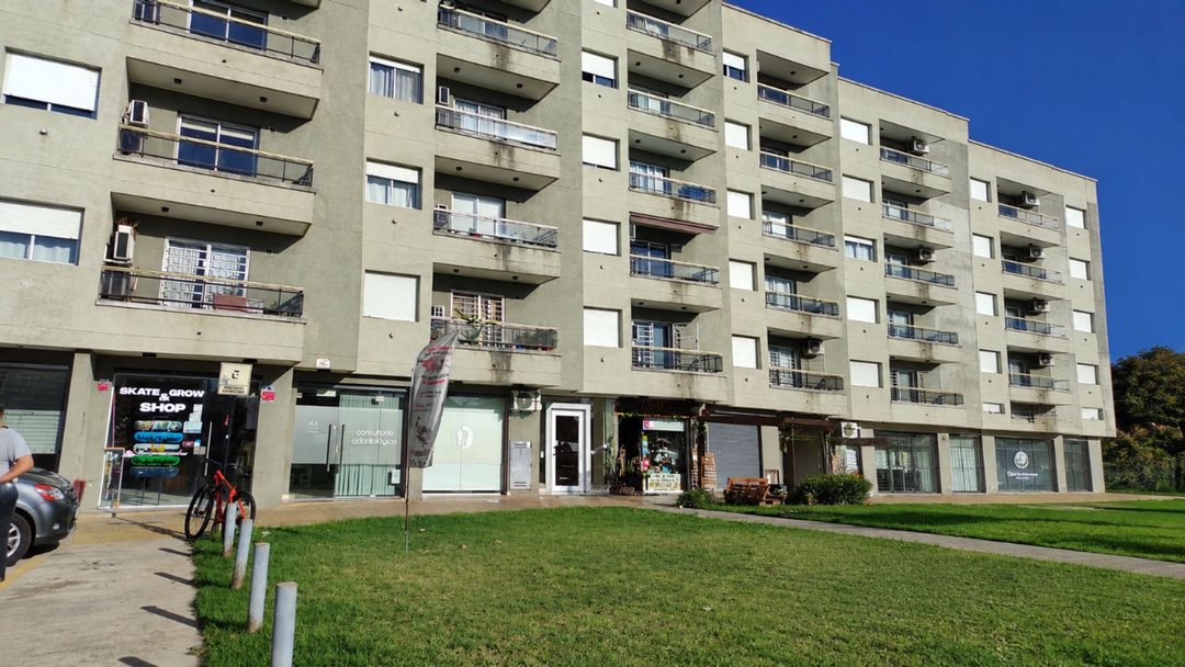 DEPARTAMENTO VENTA LA PLATA 1 DORMITORIO COCHERA