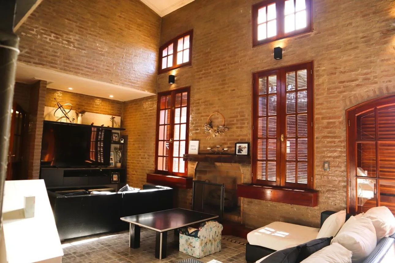 Casa de 9 ambientes en venta en San Miguel de Tucumán, Crisóstomo Alvarez 4700, foto 4