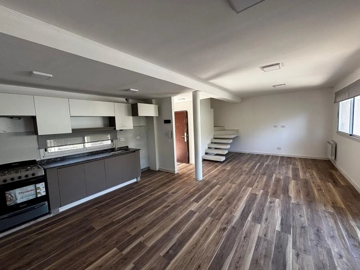 Dúplex de 3 ambientes en venta en City Bell, 21a y 448 2800, foto 5