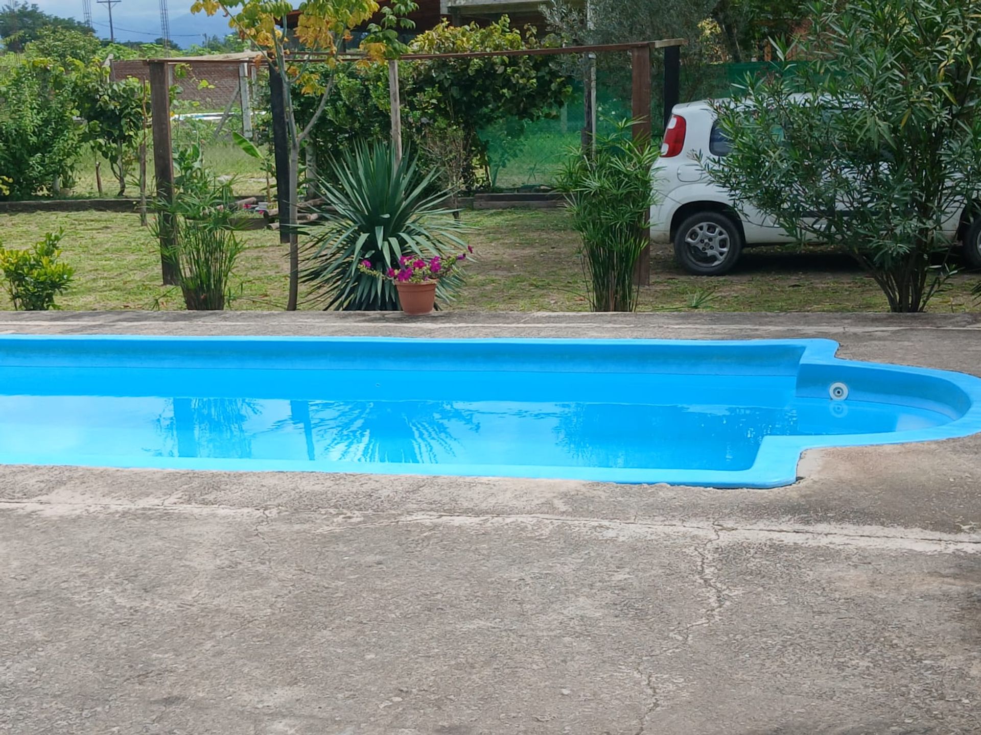 VENTA O PERMUTA CASA CON PILETA ACEPTA PROPIEDAD - foto 2