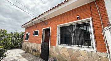 VENTA CASA NUEVO PARIS 2 DORMITORIOS