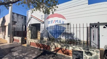 SE VENDE CASA 2 DORM - CENTRO SANTO TOME