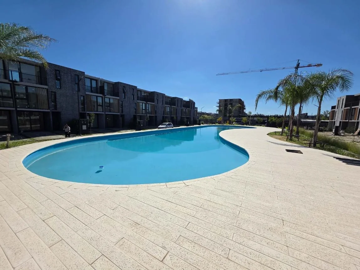 Casa tríplex de 4 ambientes en venta en Rincón de Milberg, Esquiú 400