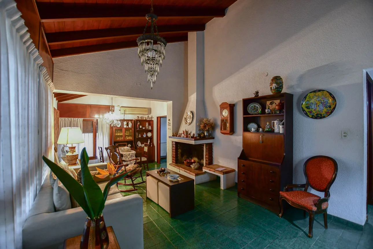 Casa de 4 ambientes en venta en Manuel B. Gonnet, 503 E/ Belgrano y 21 2600