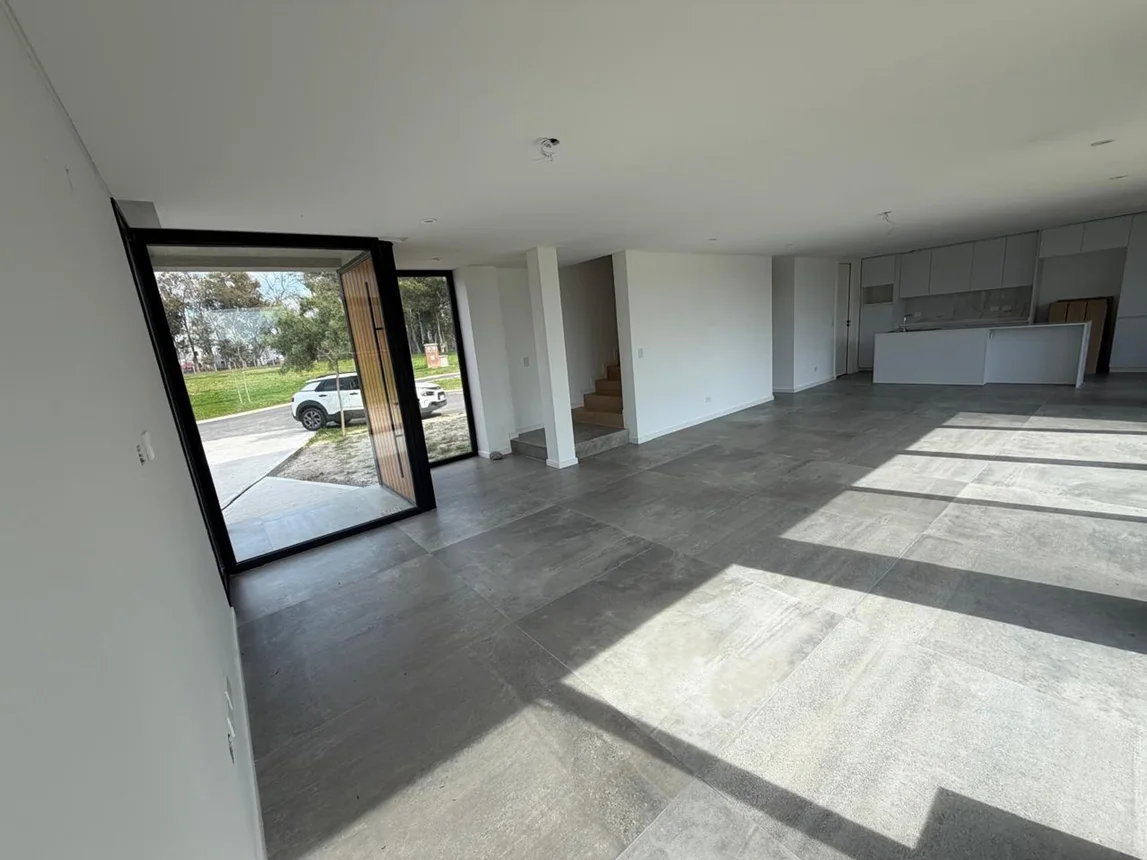 Casa en venta en Pilar, foto 3