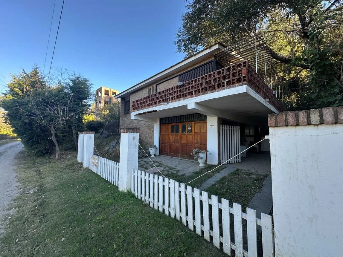 Casa de 9 ambientes en venta en Villa Carlos Paz, Washington 100, foto 2