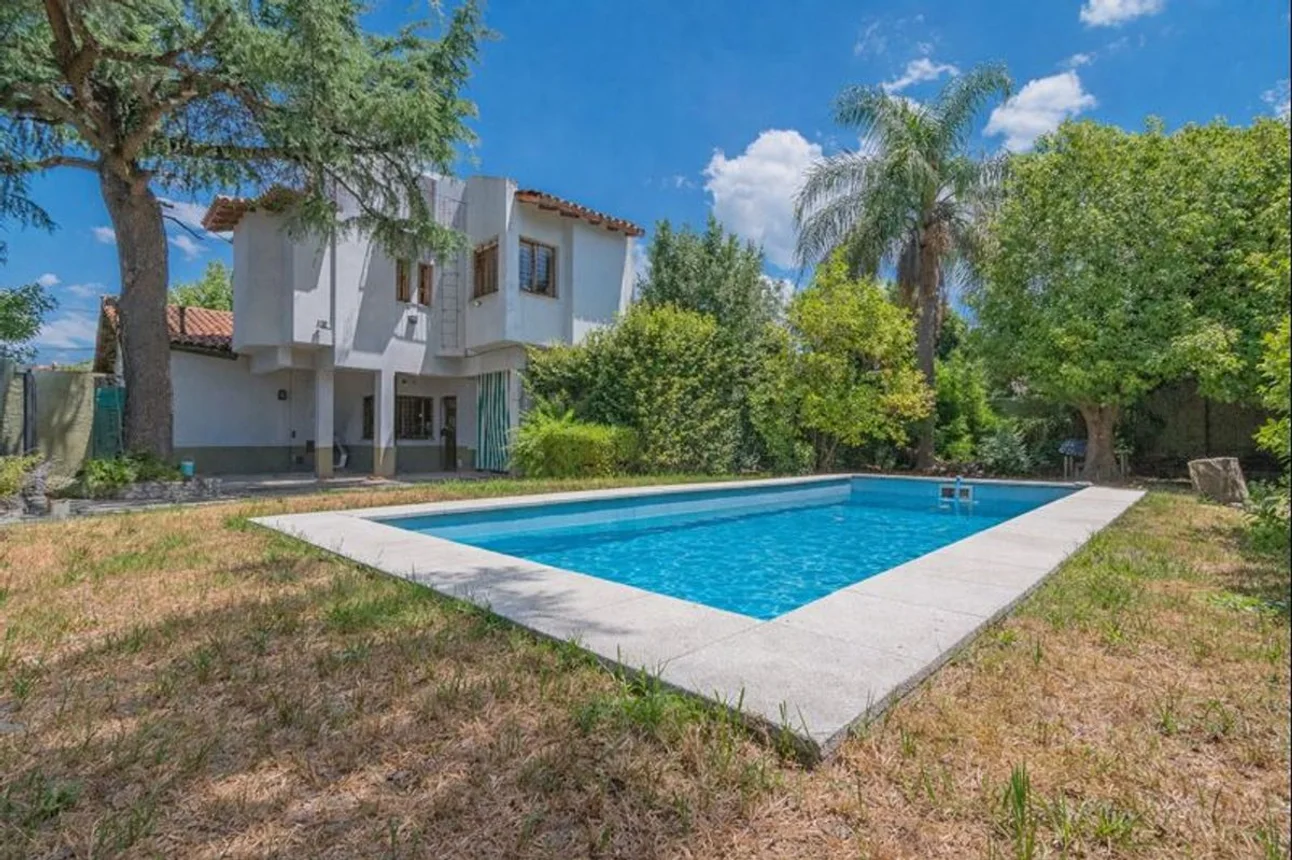 Casa en venta en Castelar, foto 2