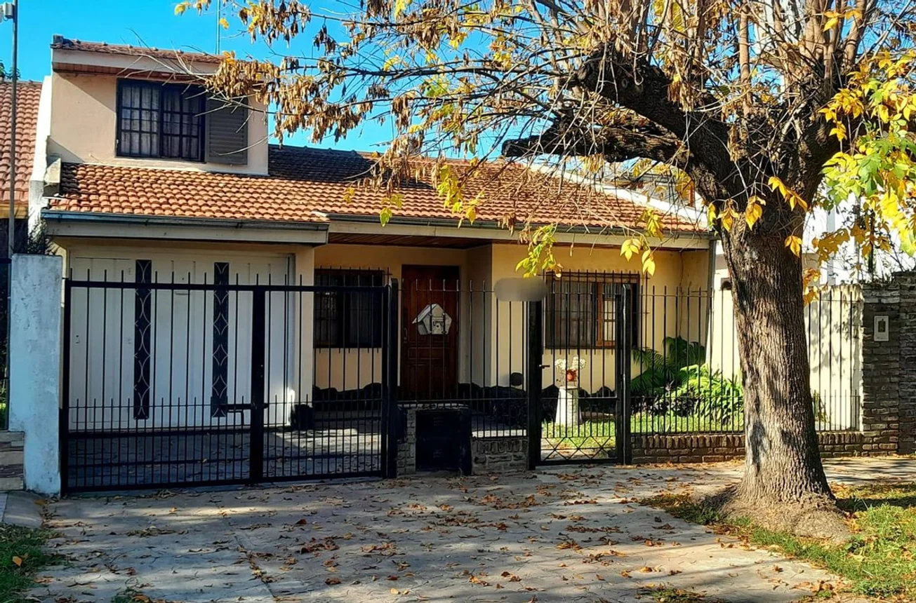 Casa dúplex en venta en Longchamps, foto 2