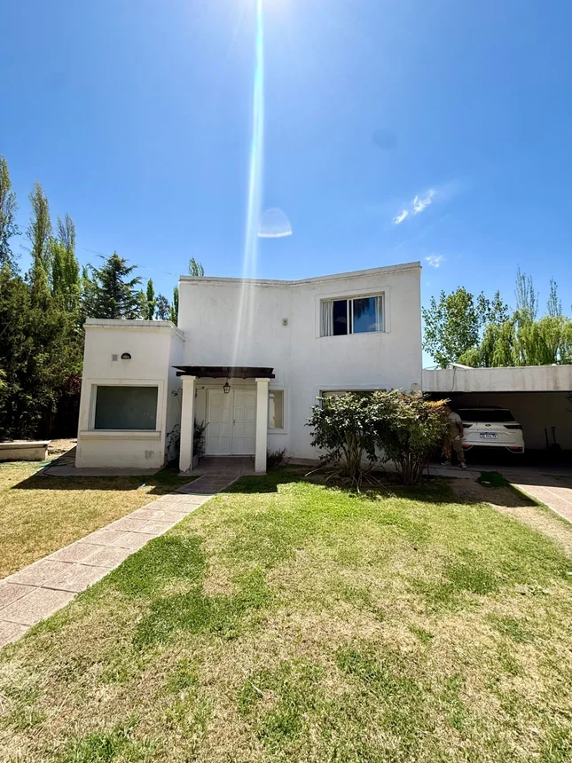 Casa de 7 ambientes en venta en Luján de Cuyo, Peña Morales ¨-  Calle Nueva 0