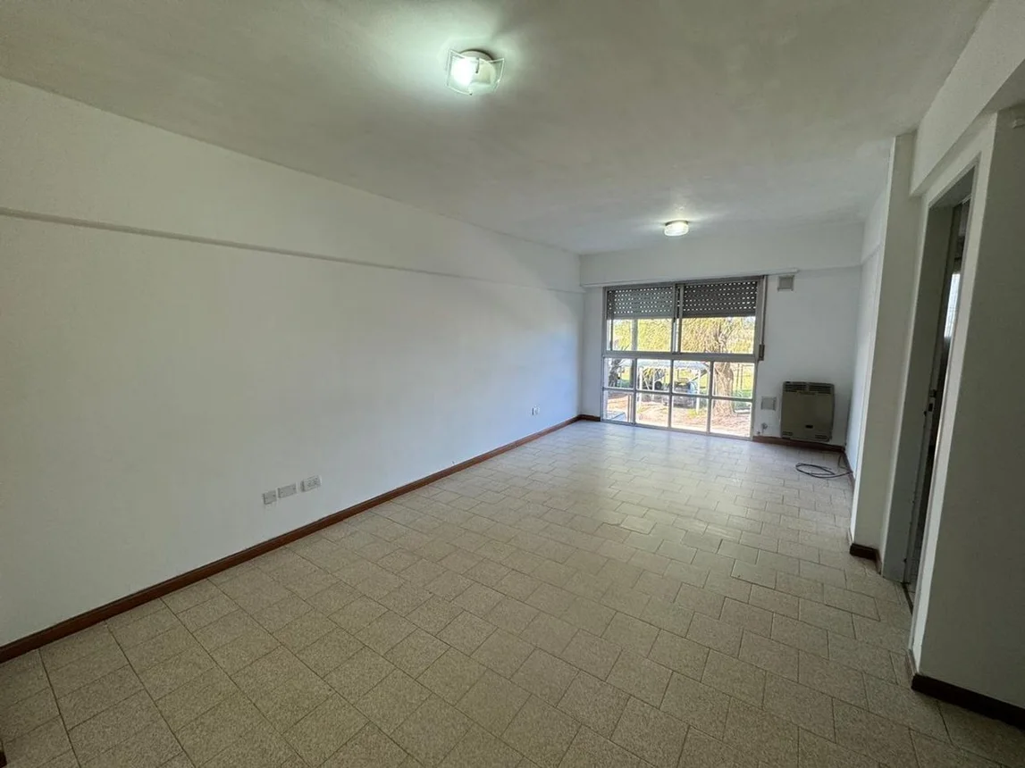 Departamento de 3 ambientes en alquiler en Mar del Plata, Avenida Constitución 10100, foto 2