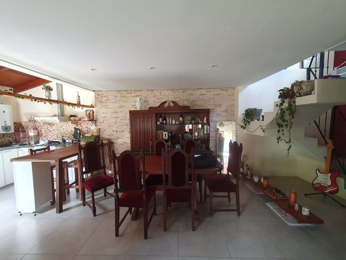 CASA CON PILETA VENTA ZONA AEROPUERTO - foto 4