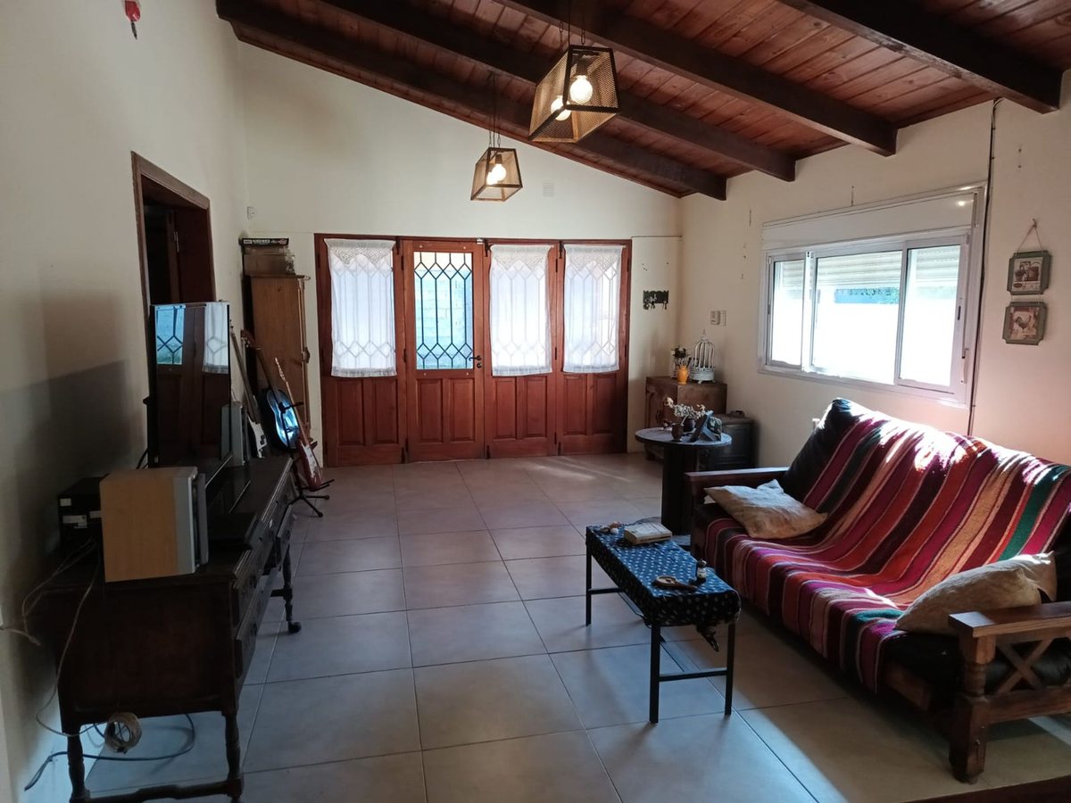 CASA CON PILETA VENTA ZONA AEROPUERTO - foto 5