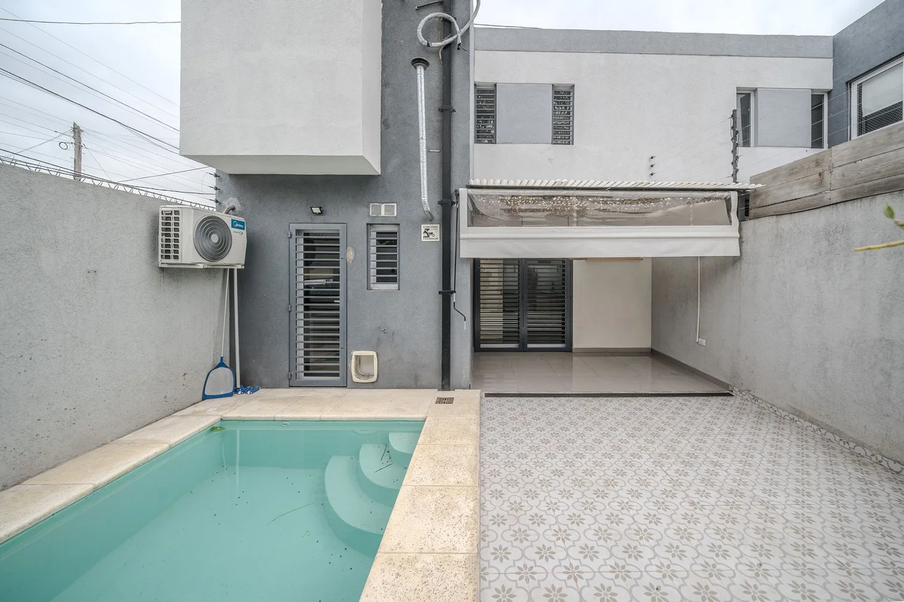 Casa dúplex en venta en Ituzaingó