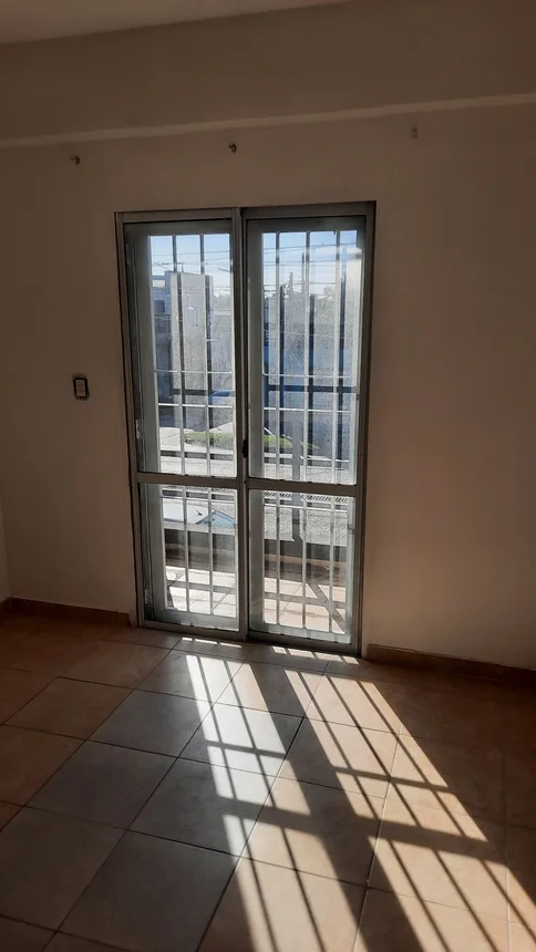 Departamento de 2 ambientes en alquiler en La Plata, Avenida 122 Entre 42 Bis y 43 500, foto 2