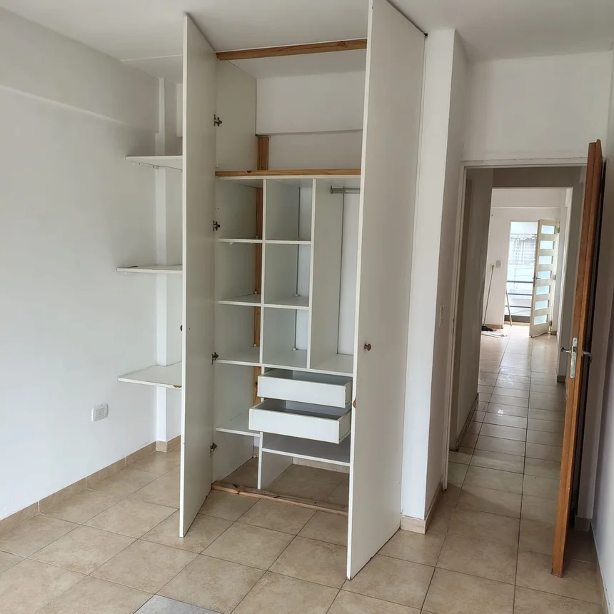 Departamento de 2 ambientes en alquiler en La Plata, Avenida 122 Entre 42 Bis y 43 500