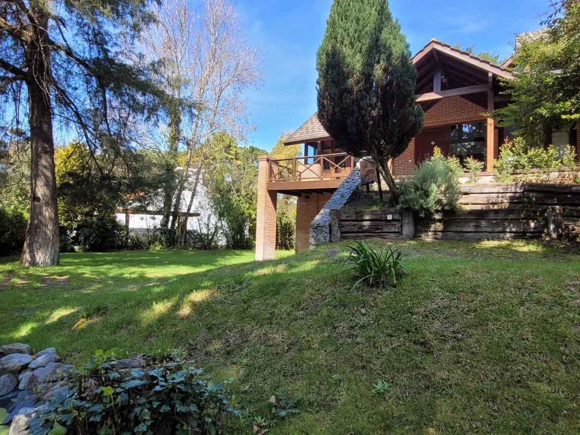 Casa de 7 ambientes en venta en Pinamar, Del Juncal 500, foto 4