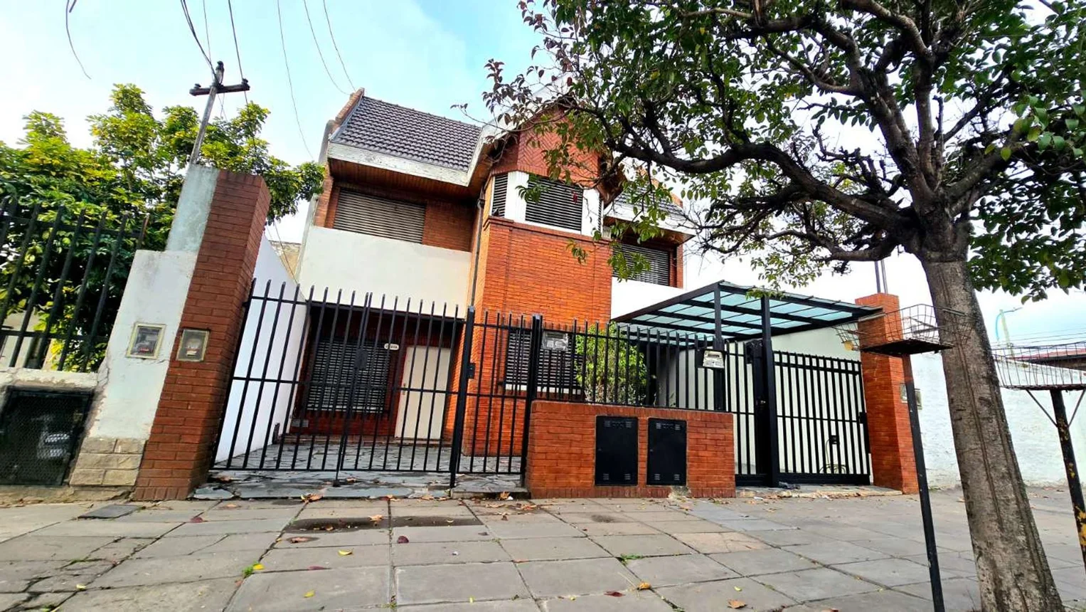 Casa en venta en Caseros, foto 2