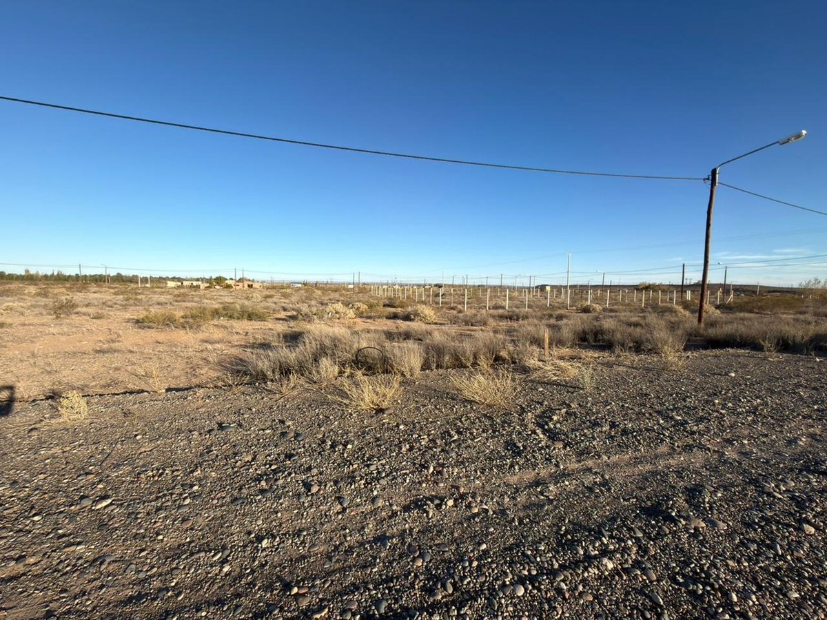Foto 2 — VENTA DE TERRENO CON FRENTE DE RUTA, ARROYITO