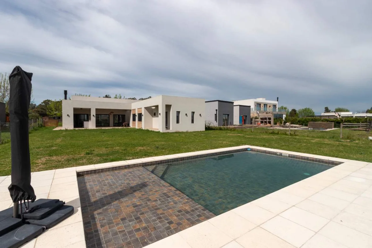 Casa de 4 ambientes en venta en Pilar, José Hernández 6400