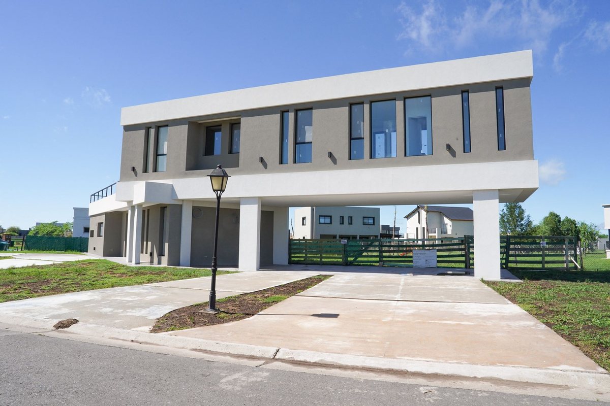 CASA EN VENTA SAN SEBASTIAN