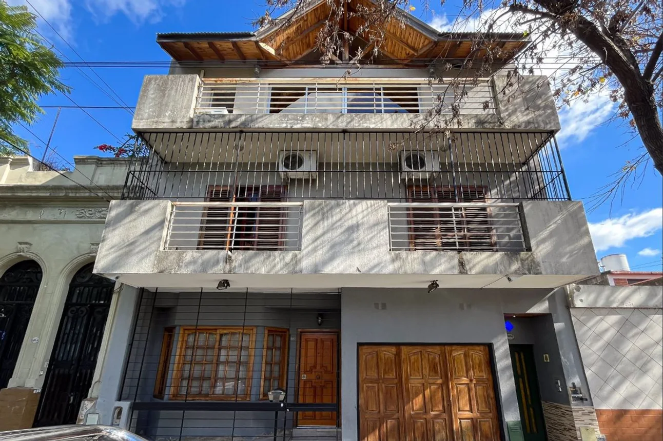 PH de 5 ambientes en venta en Parque Chacabuco, Cachimayo 1400