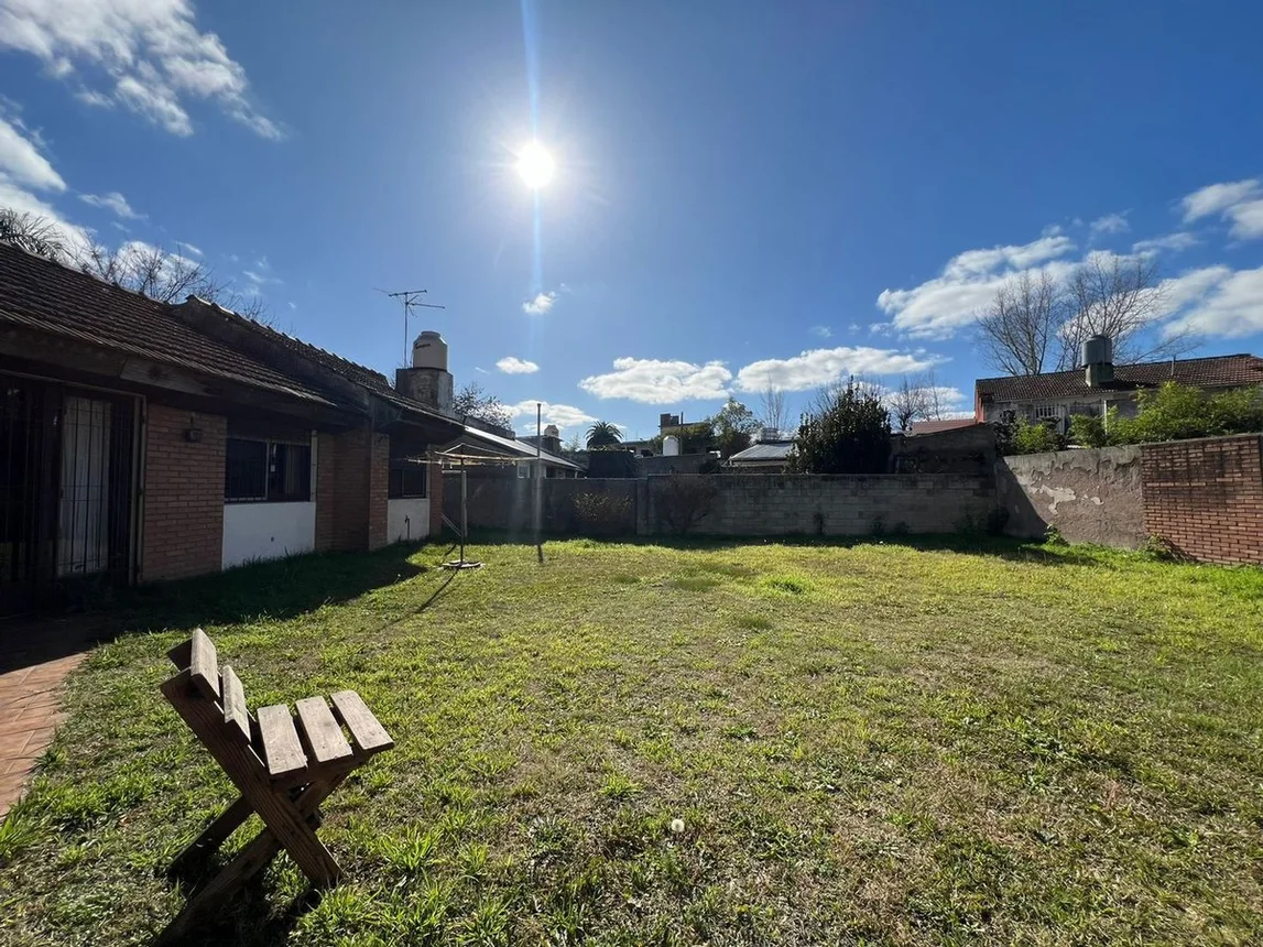 Casa en venta en Castelar, foto 2