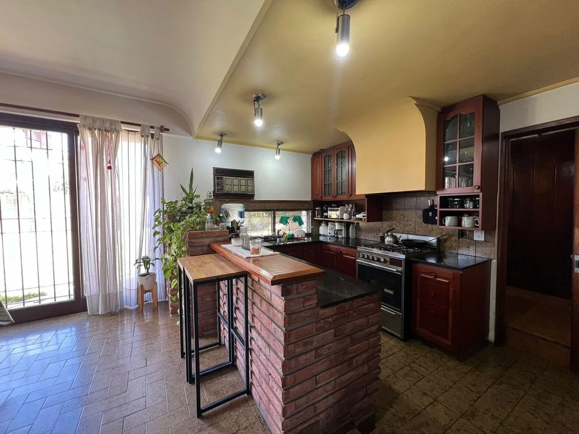 Casa en venta en Castelar, foto 3