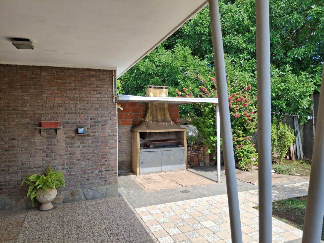 Casa 3 Dorm Centro Cap Bermudez Patio Parrillero