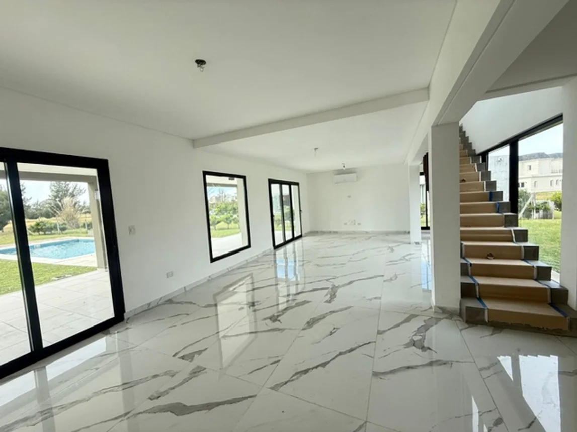 Casa de 6 ambientes en venta en Belén de Escobar, El Trebol 1500, foto 2