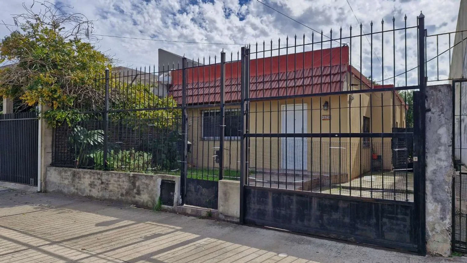 Casa en venta en Lanús Oeste, foto 2