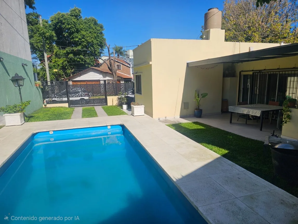 Casa de 3 ambientes en venta en Castelar, Anatole France 2200