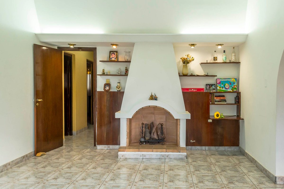 CASA DE 4 DORMITORIOS EN VENTA EN TRES CERRITOS - foto 3