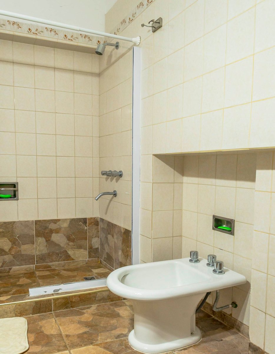 CASA DE 4 DORMITORIOS EN VENTA EN TRES CERRITOS - foto 16
