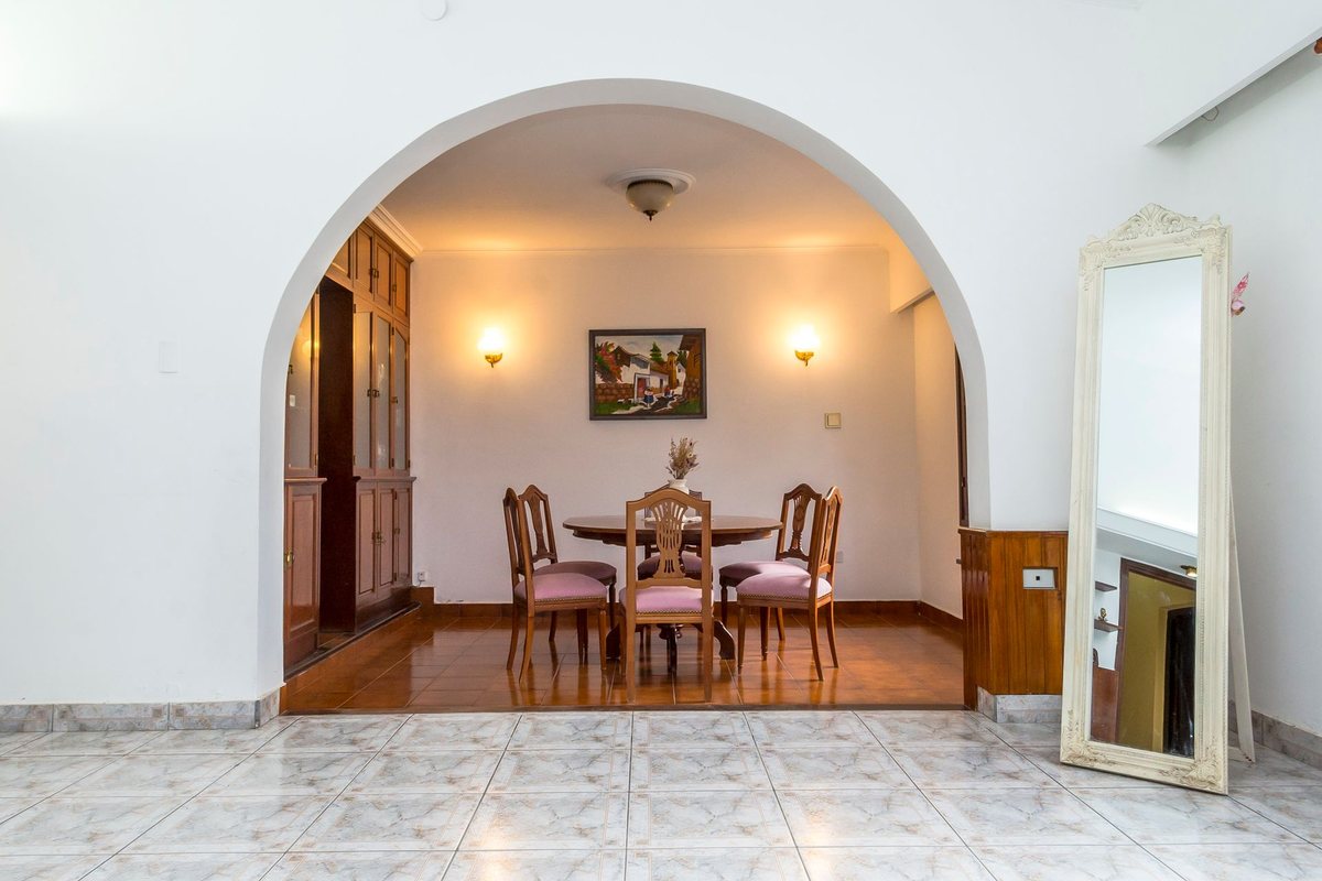 CASA DE 4 DORMITORIOS EN VENTA EN TRES CERRITOS - foto 2