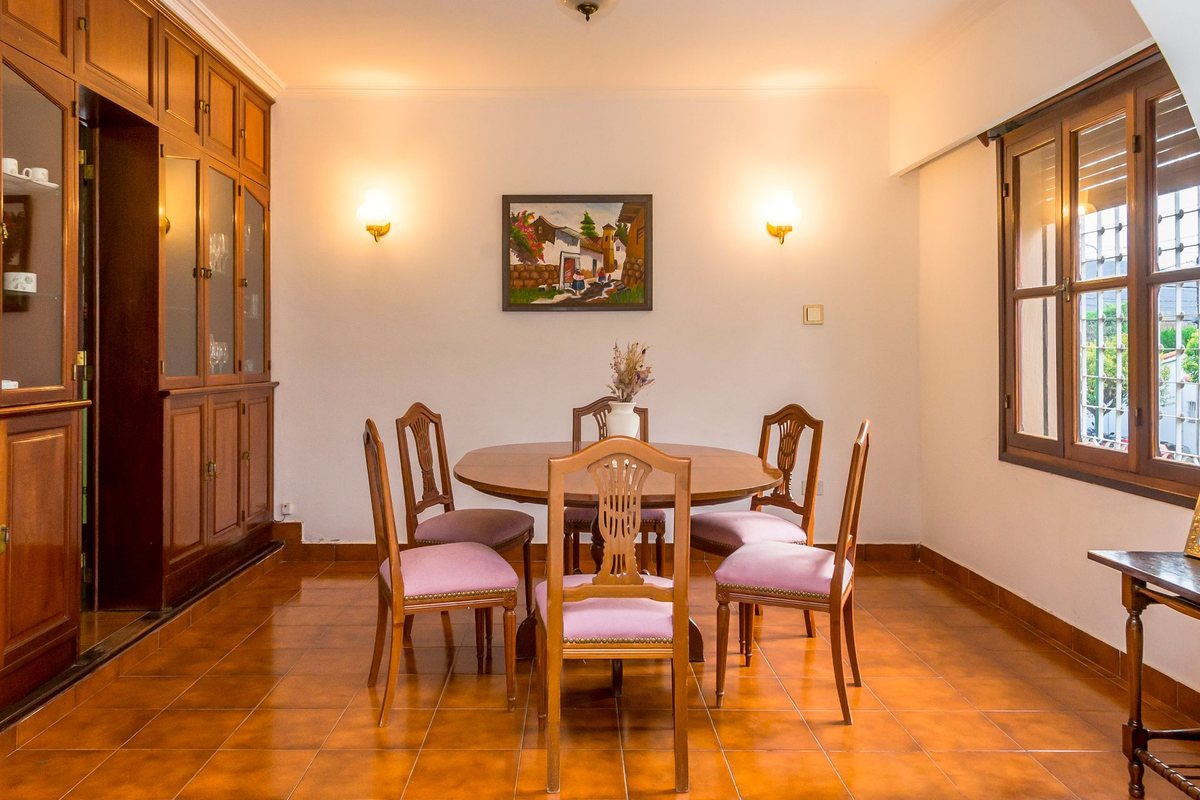 CASA DE 4 DORMITORIOS EN VENTA EN TRES CERRITOS - foto 4