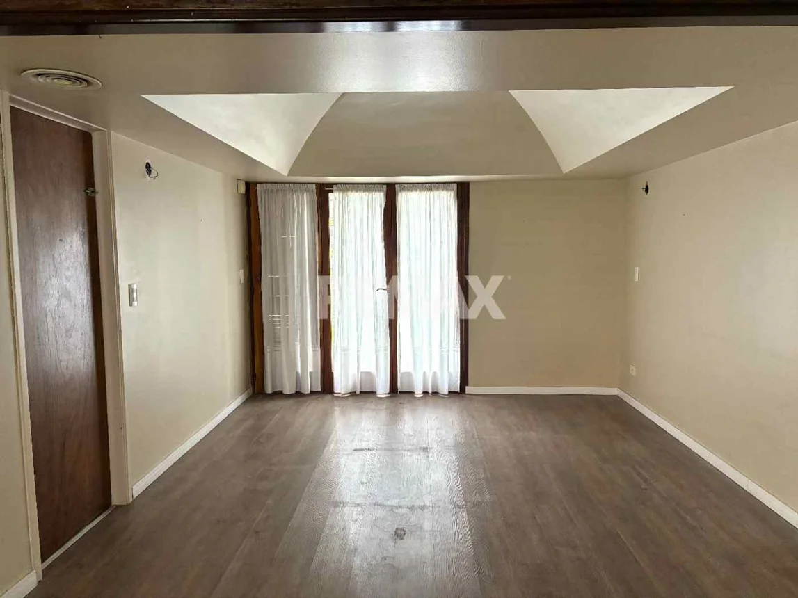 Casa de 6 ambientes en alquiler en Neuquén, Santa Fe 1100, foto 5