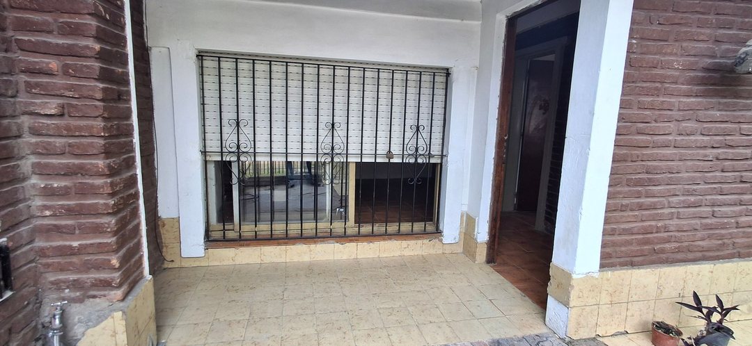 CASA EN ALQUILER 5AMB, 3HAB,MORENO PATIO Y GARAGE