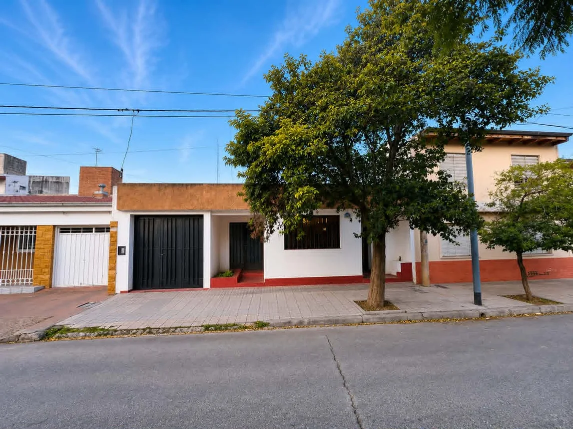 Casa de 7 ambientes en venta en Córdoba, Pasaje Escobedo 2600