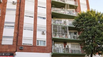 “4 ambientes en Flores – Apto crédito-imperdible!!