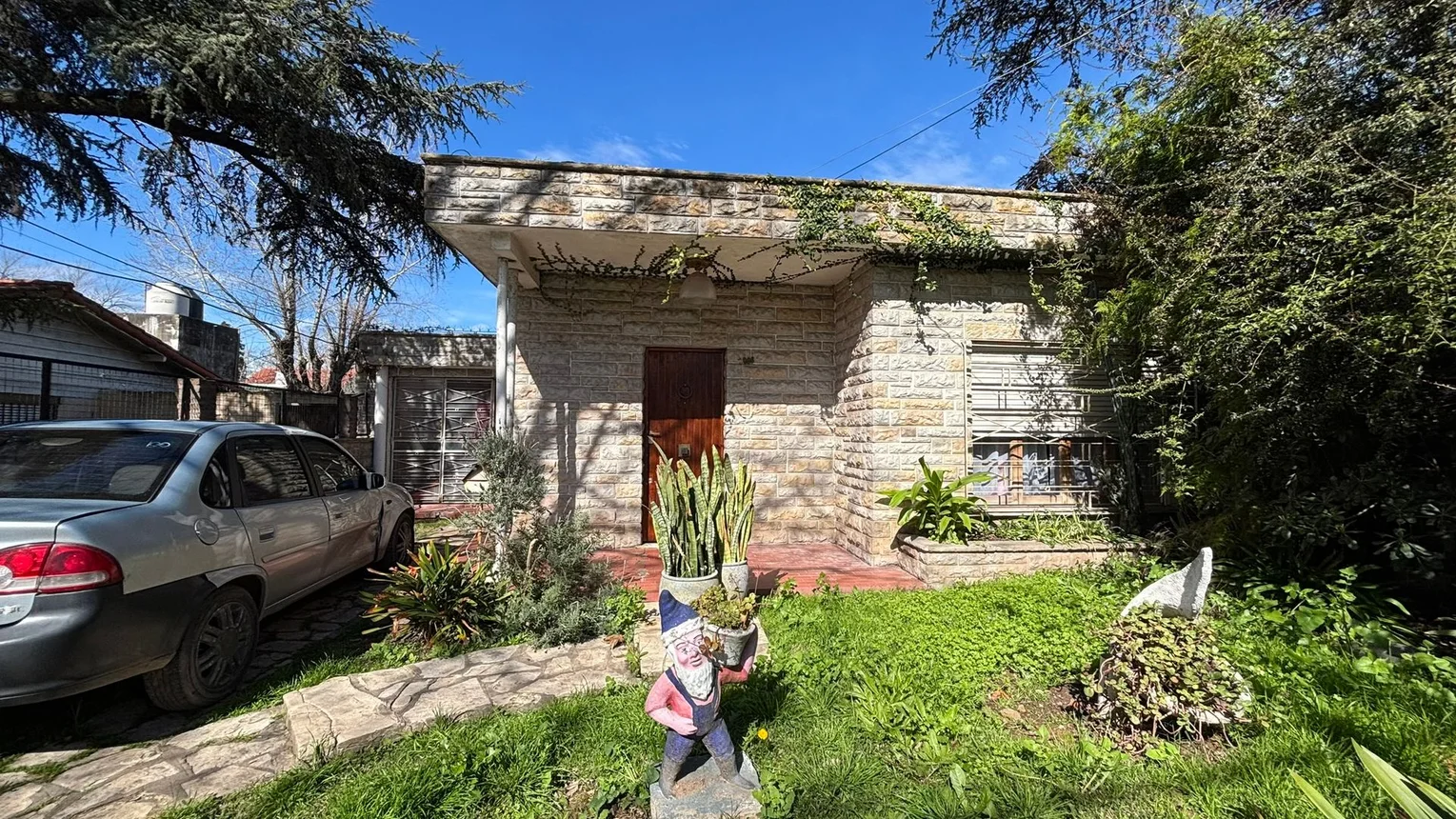 Casa de 5 ambientes en venta en Longchamps, A. Tornquist 2000