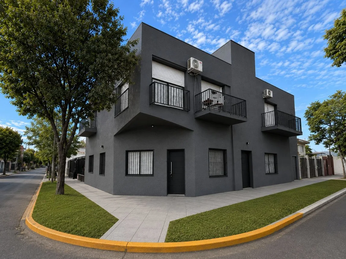 Casa de 8 ambientes en venta en Boulogne, Asamblea 100