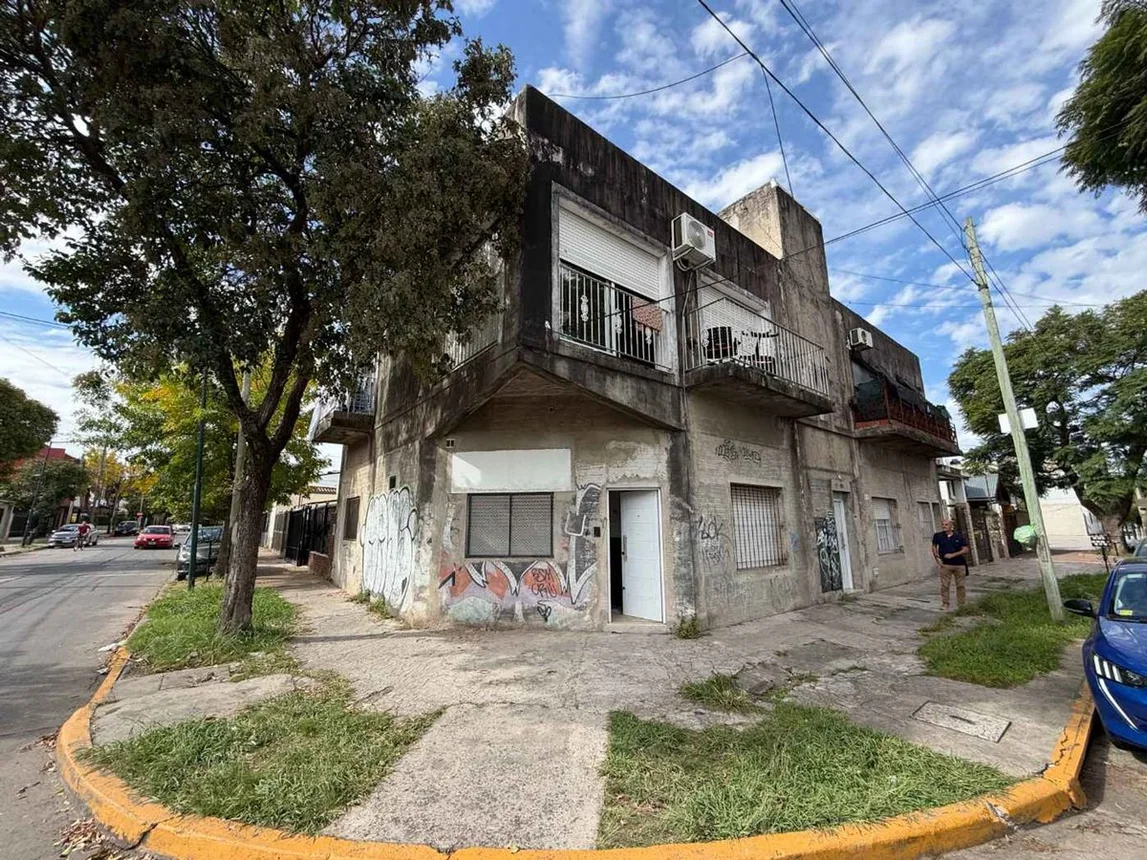 Casa de 8 ambientes en venta en Boulogne, Asamblea 100, foto 2