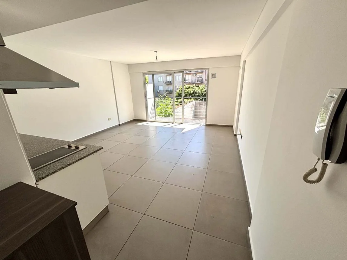 Departamento de 2 ambientes en venta en Castelar, Los Incas 2500