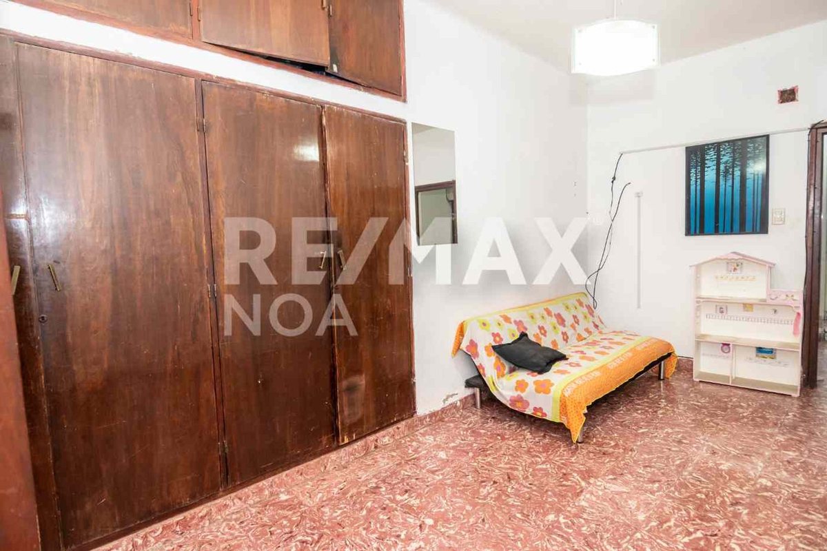 CASA 4 DORMITORIOS VENTA CON COCHERA MACROCENTRO - foto 12