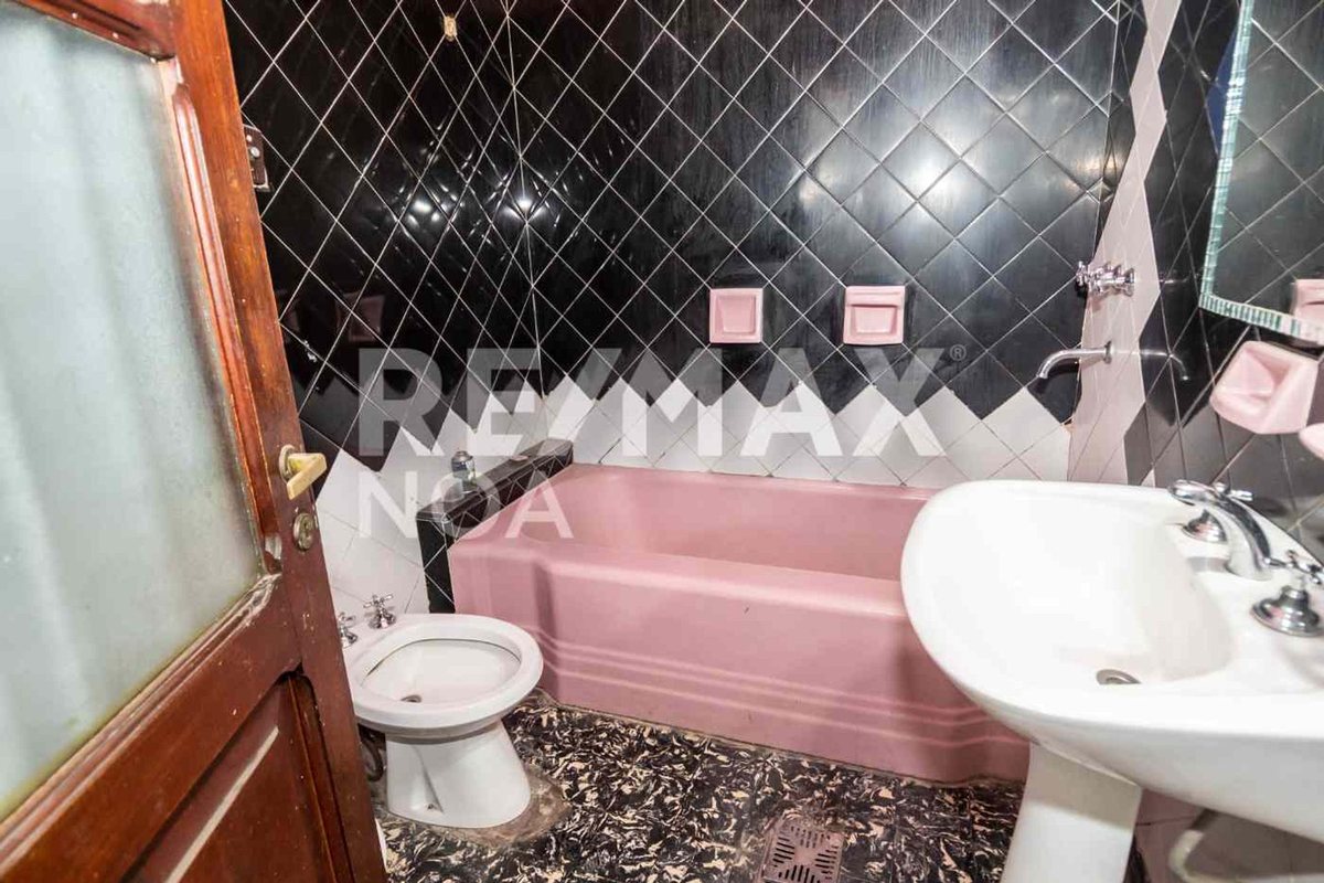 CASA 4 DORMITORIOS VENTA CON COCHERA MACROCENTRO - foto 7