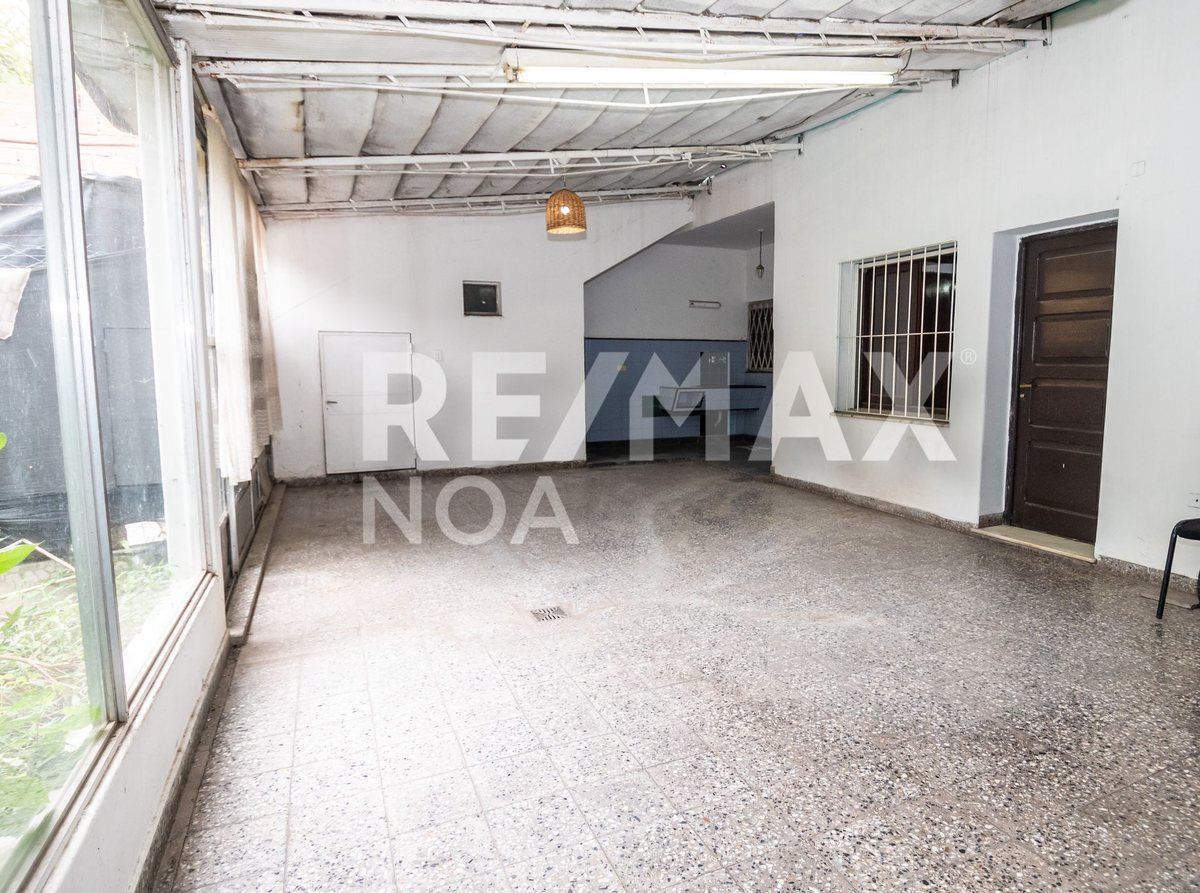 CASA 4 DORMITORIOS VENTA CON COCHERA MACROCENTRO - foto 16