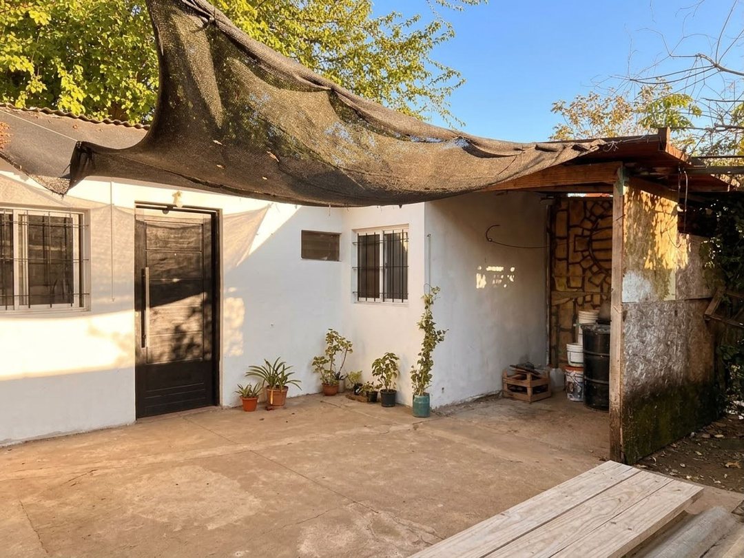 VENTA CASA LOCAL COMERCIAL CON PATIO ESCOBAR
