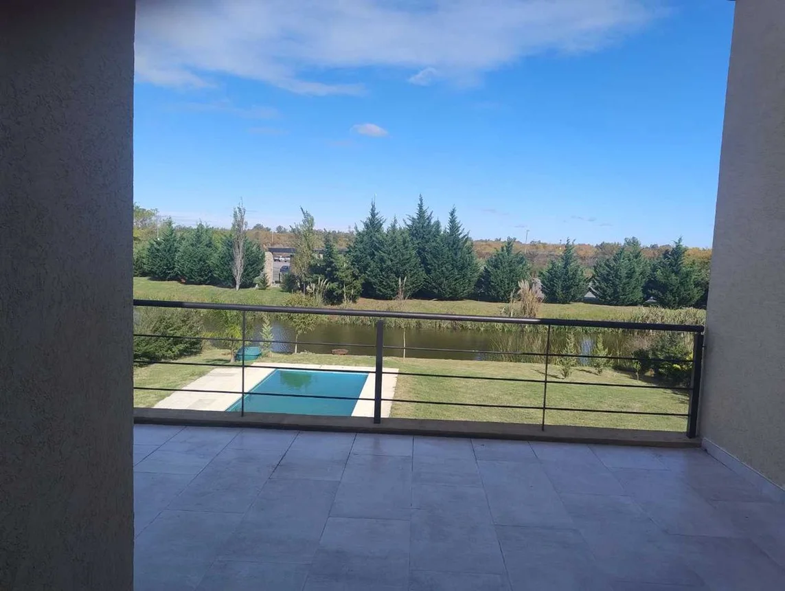 Casa de 6 ambientes en alquiler en Belén de Escobar, Libertad 300, foto 2