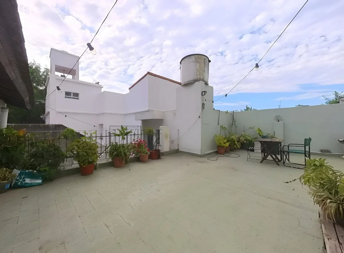 Casa de 4 ambientes en venta en Monte Castro, Benito Juárez 2200